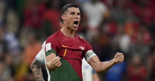 在厨房掀起短裙翘起屁股视频
